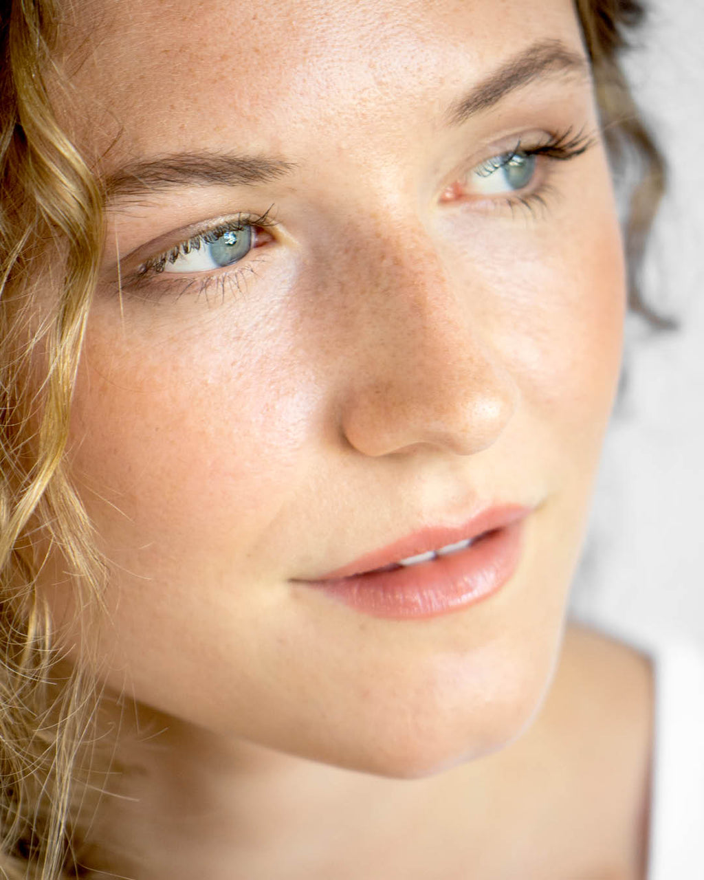 Natural Almond Mascara